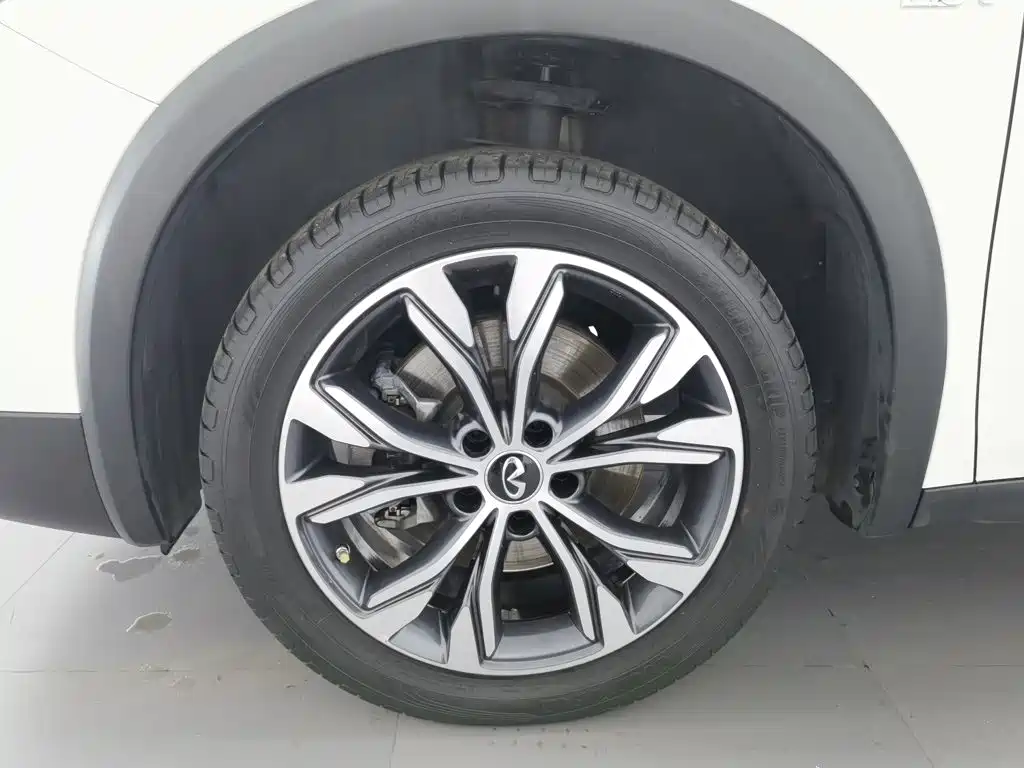 Infiniti QX30 — миниатюра 17