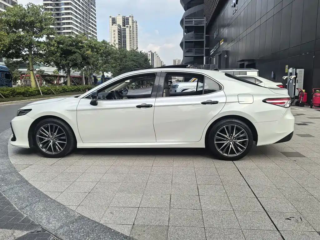 Toyota Camry — миниатюра 15