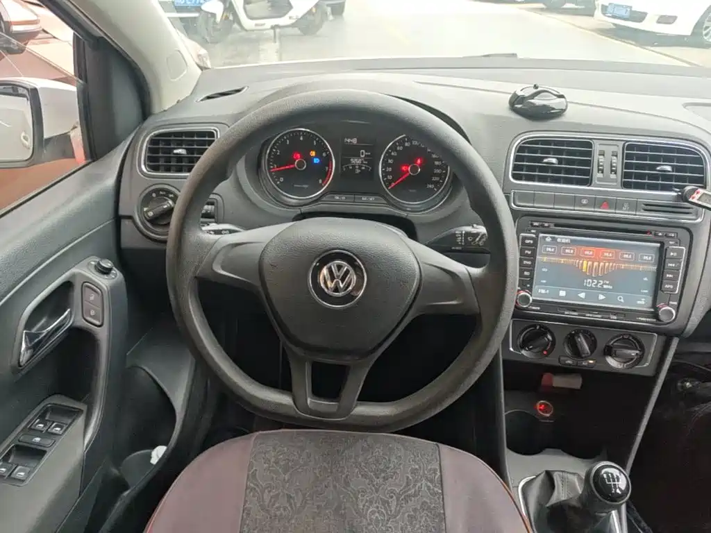 Volkswagen Polo — миниатюра 11