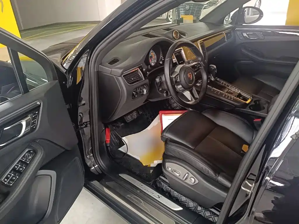 Porsche Macan — миниатюра 16
