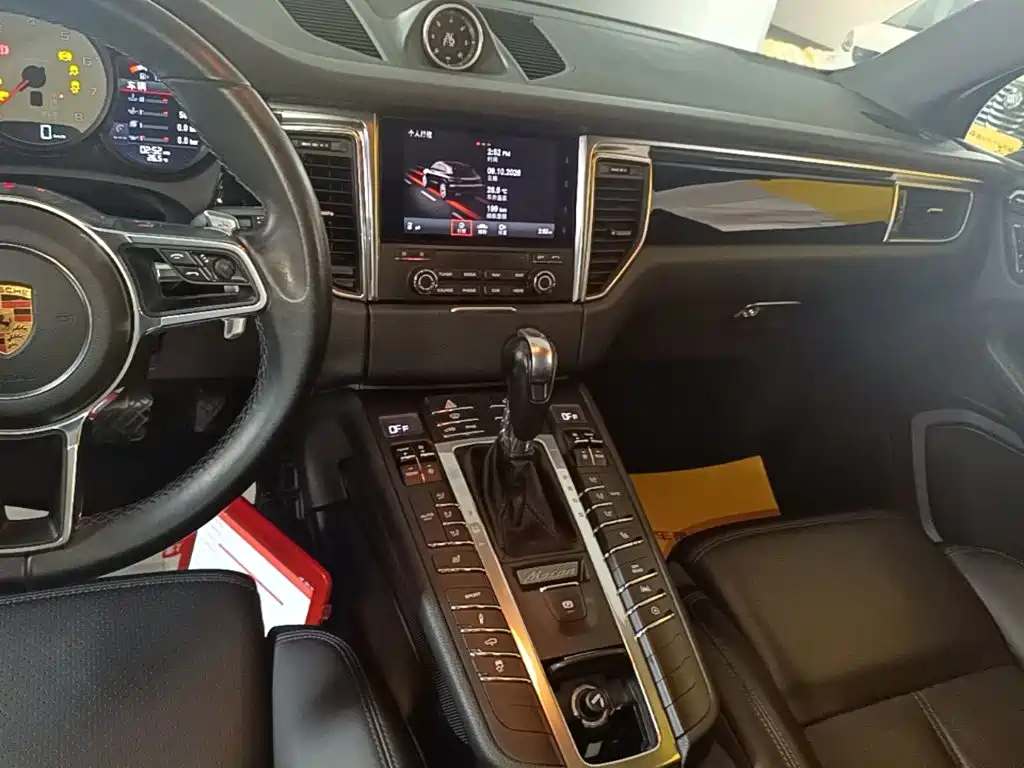 Porsche Macan — миниатюра 13