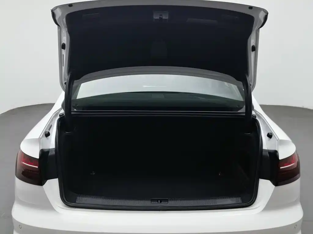 Audi A4L — миниатюра 16