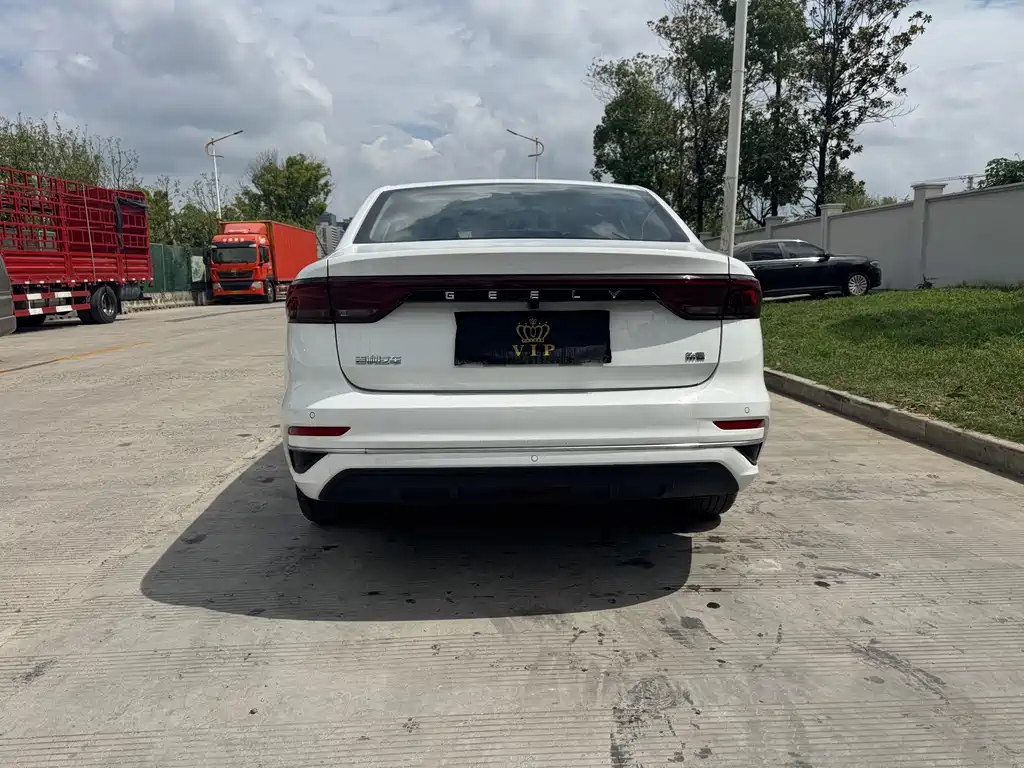 Geely Emgrand — миниатюра 9