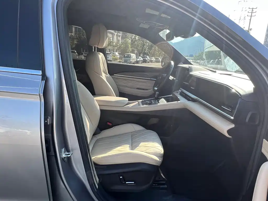 Geely Xingyue L — миниатюра 19