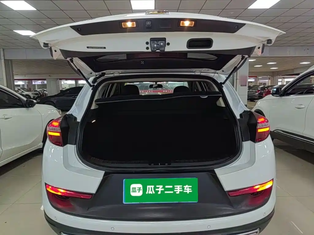 Geely Emgrand GS — миниатюра 19