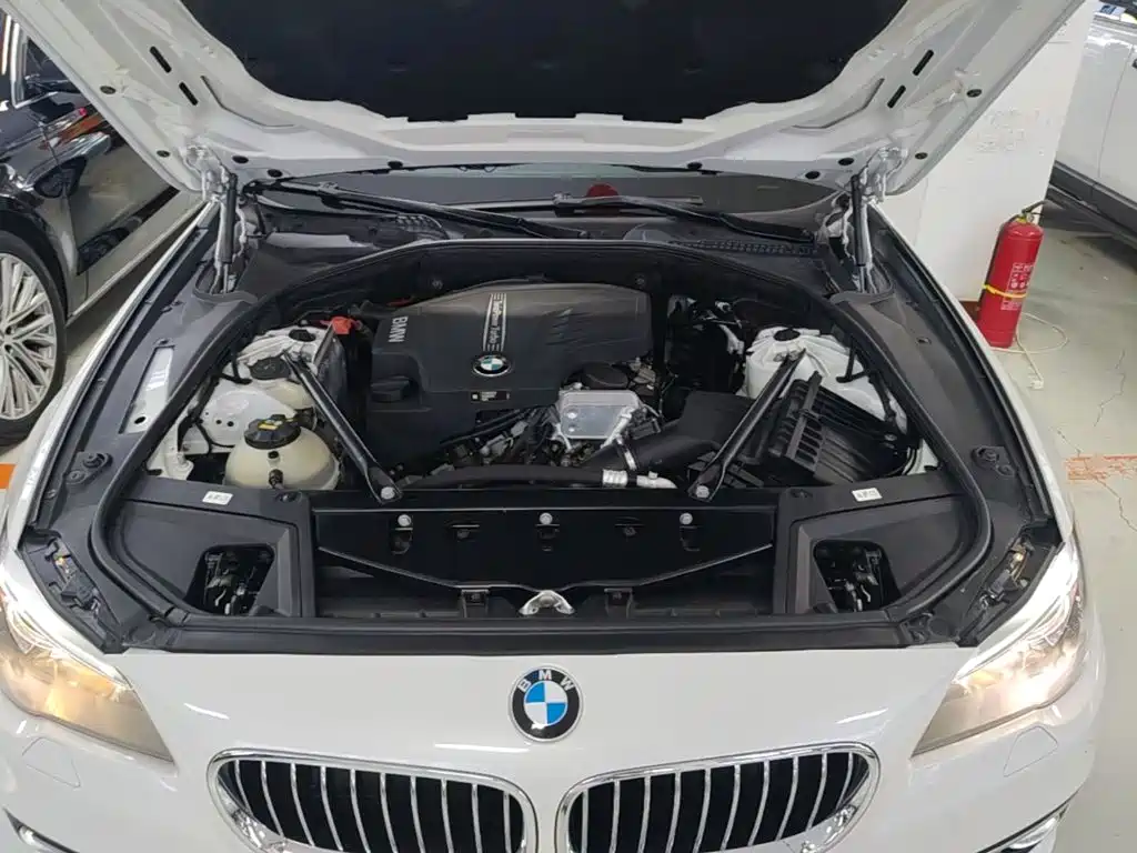 BMW 5 Series — миниатюра 20