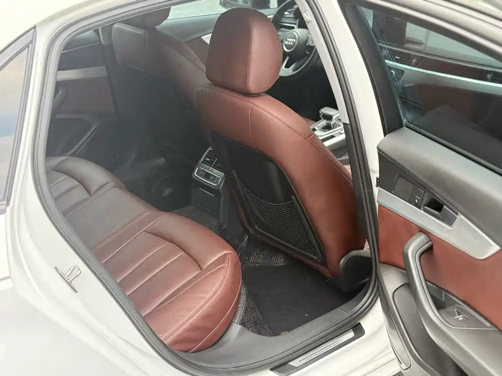 Audi A4L — миниатюра 14