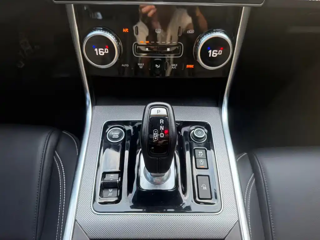 Jaguar XEL — миниатюра 12