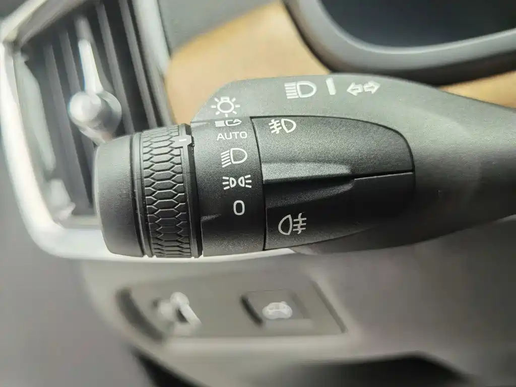Volvo S90 — миниатюра 21
