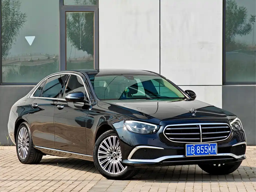 Mercedes-Benz E-Class — миниатюра 3