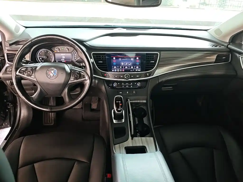 Buick LaCrosse — миниатюра 10