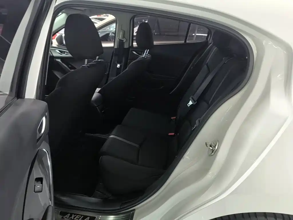 Mazda 3 Axela — миниатюра 17