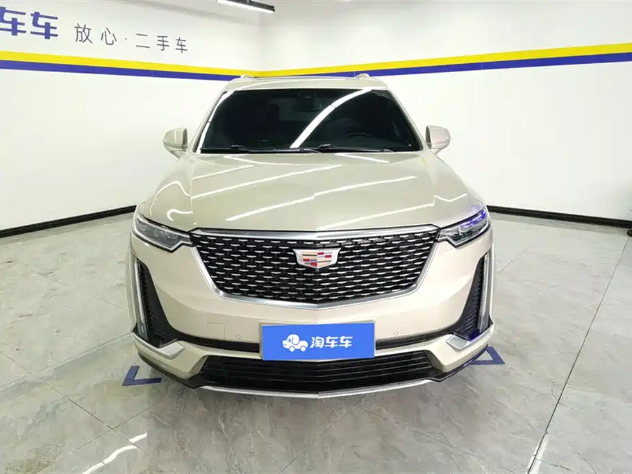 CADILLAC XT6