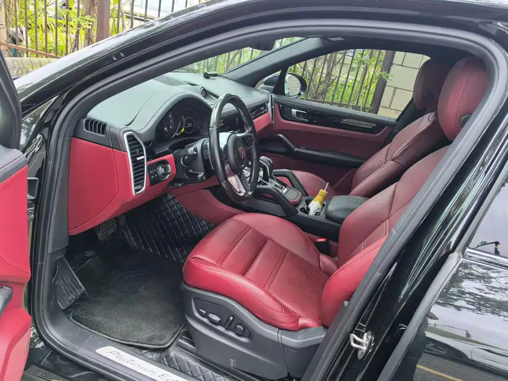 Porsche Cayenne — миниатюра 4
