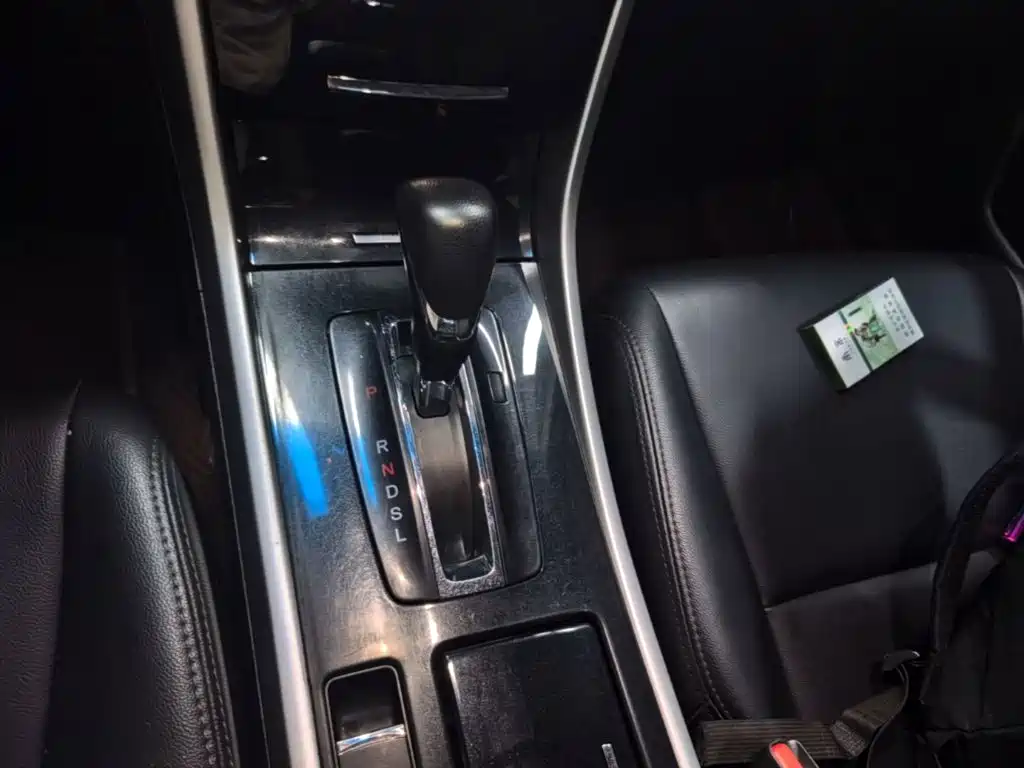 Honda Accord — миниатюра 14