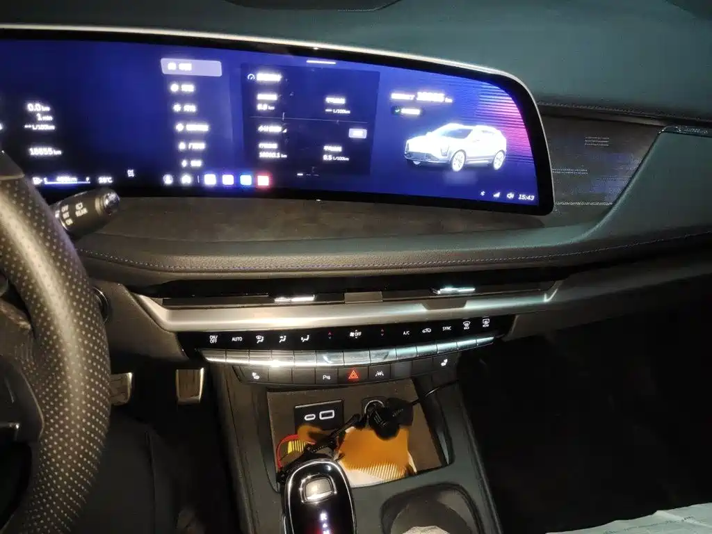 Cadillac XT4 — миниатюра 6