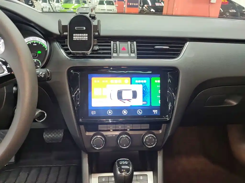 Skoda Octavia — миниатюра 13