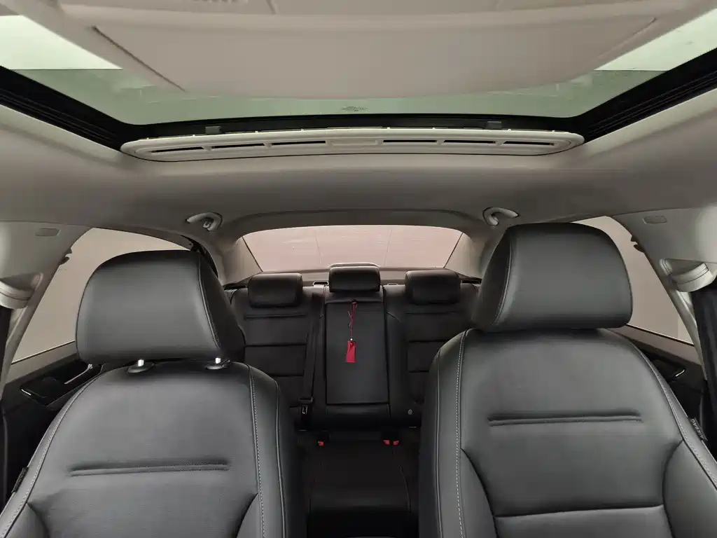 Volkswagen Sagitar 2018 1.6L AT Comfort