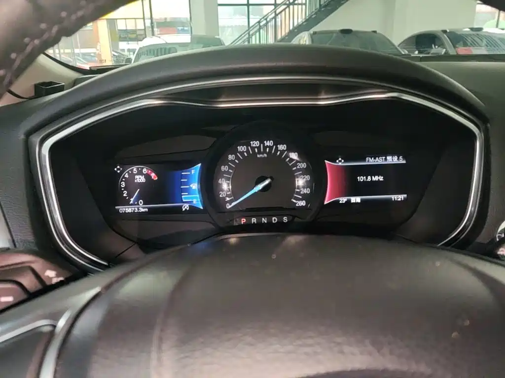 Ford Mondeo — миниатюра 12