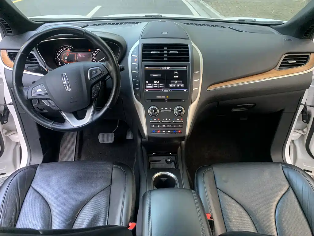 Lincoln MKC — миниатюра 10