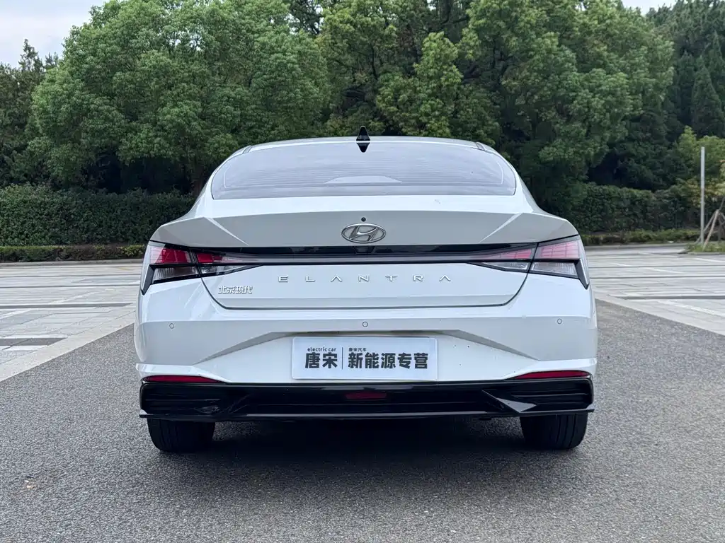 Hyundai Elantra — миниатюра 6