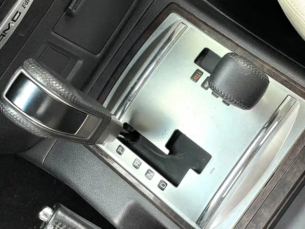 Mitsubishi Pajero (Import) — миниатюра 15