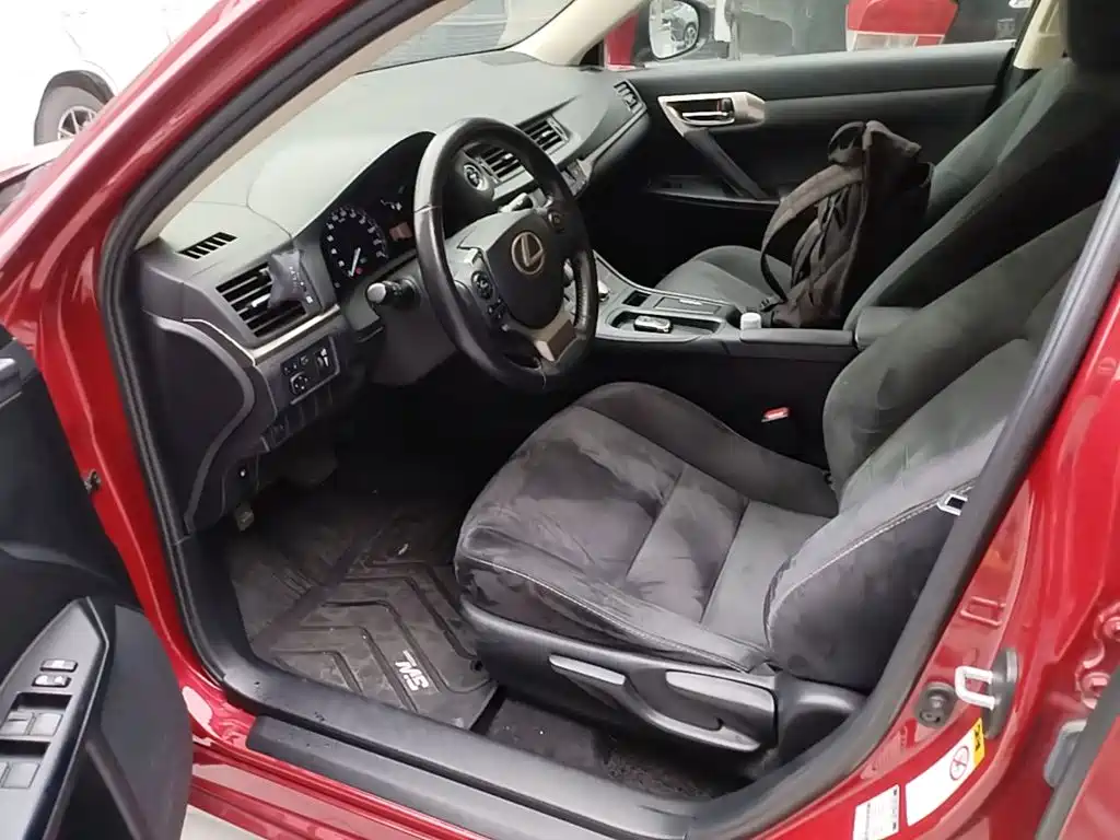 Lexus CT — миниатюра 15