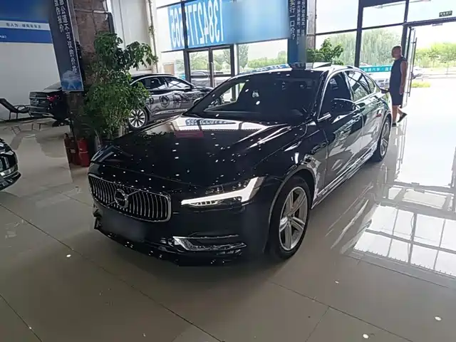 Volvo S90