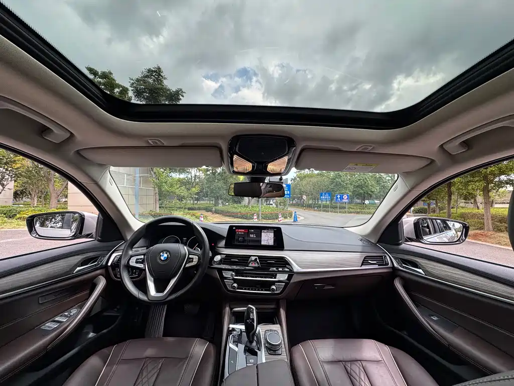 BMW 5 Series — миниатюра 29