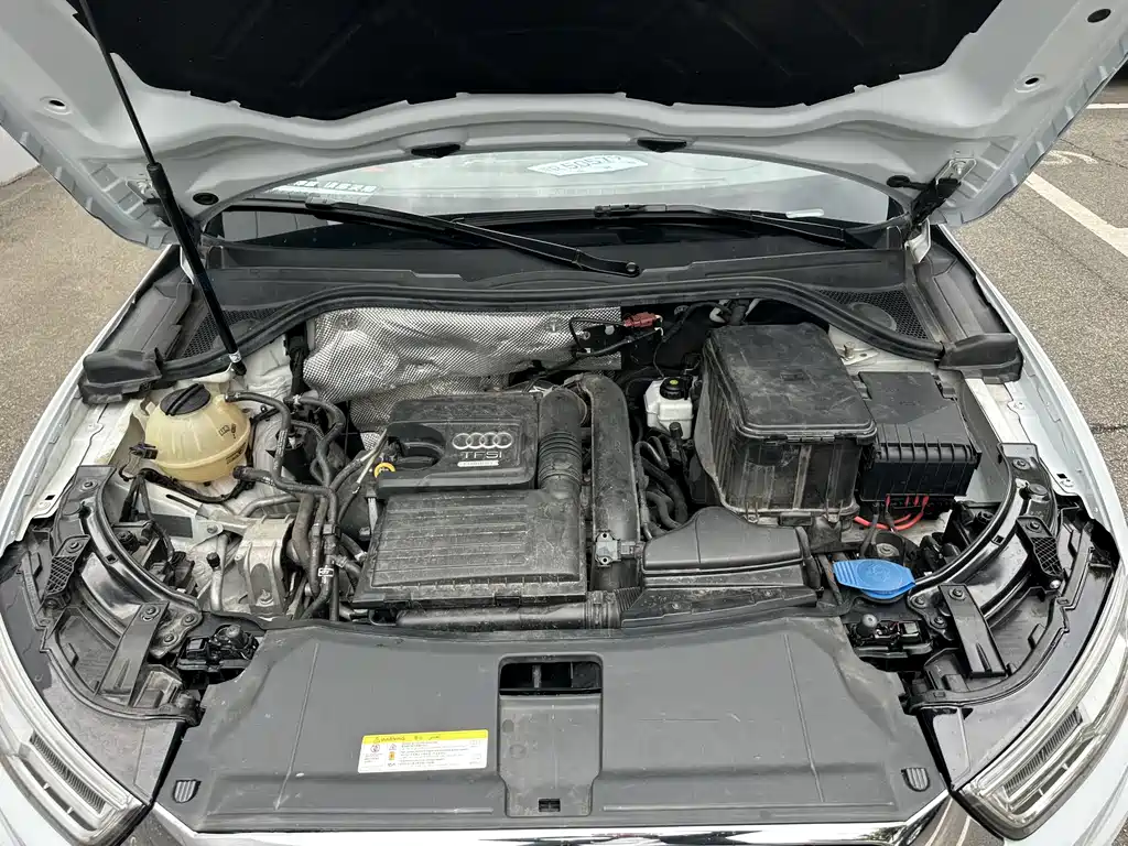 Audi Q3 - фото 10