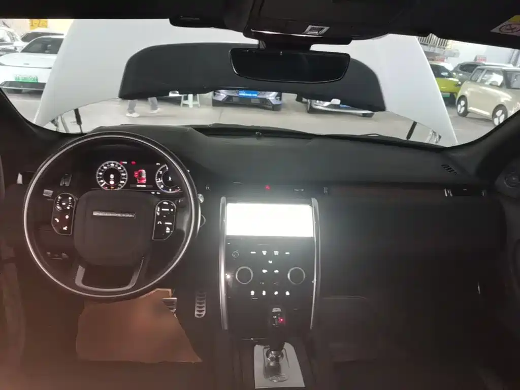 Land Rover Discovery Sport — миниатюра 10