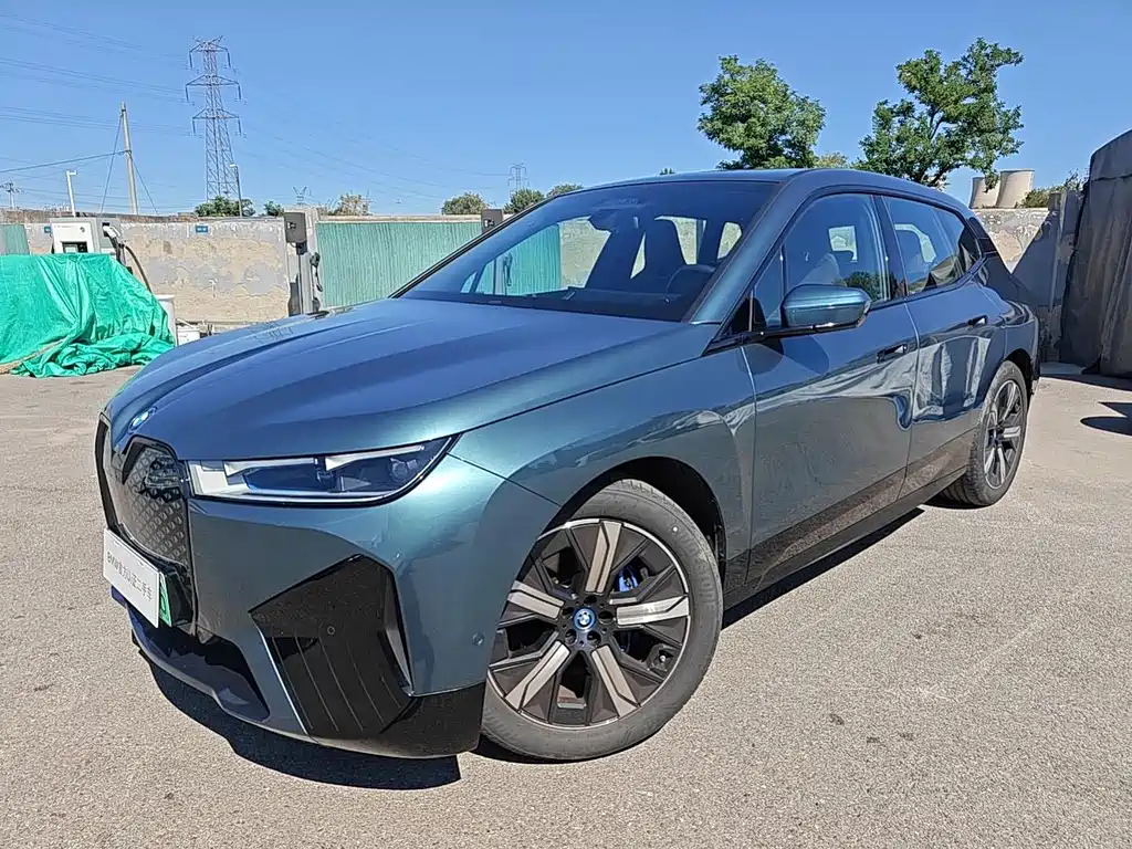 BMW iX