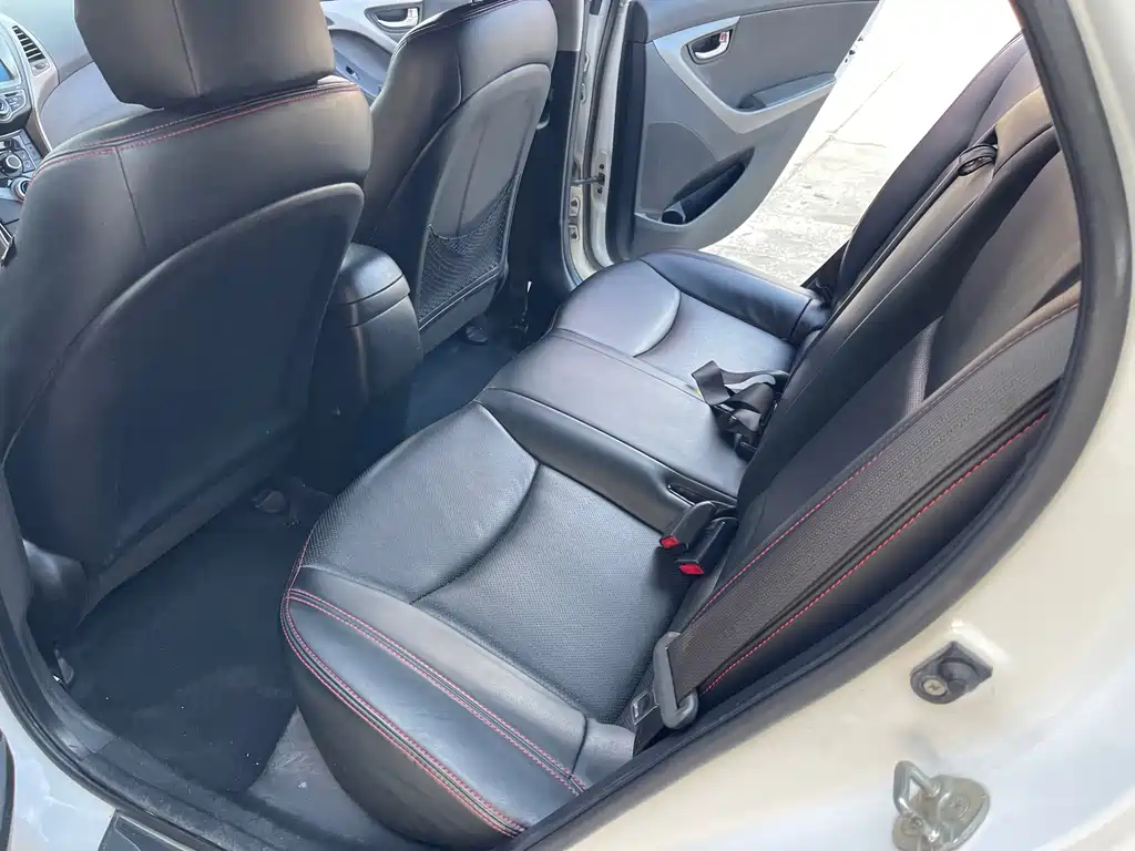 Hyundai Elantra Langdong — миниатюра 12