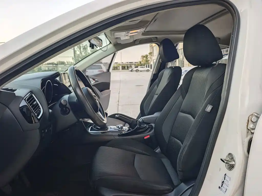 Mazda 3 Axela — миниатюра 10