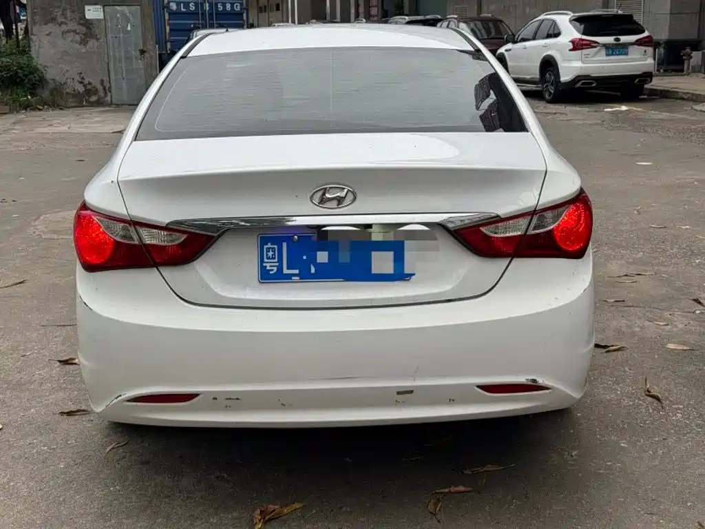 Hyundai Sonata — миниатюра 6