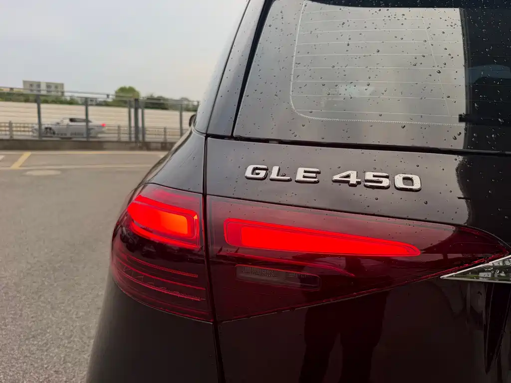 Mercedes-Benz GLE (Import) — миниатюра 23