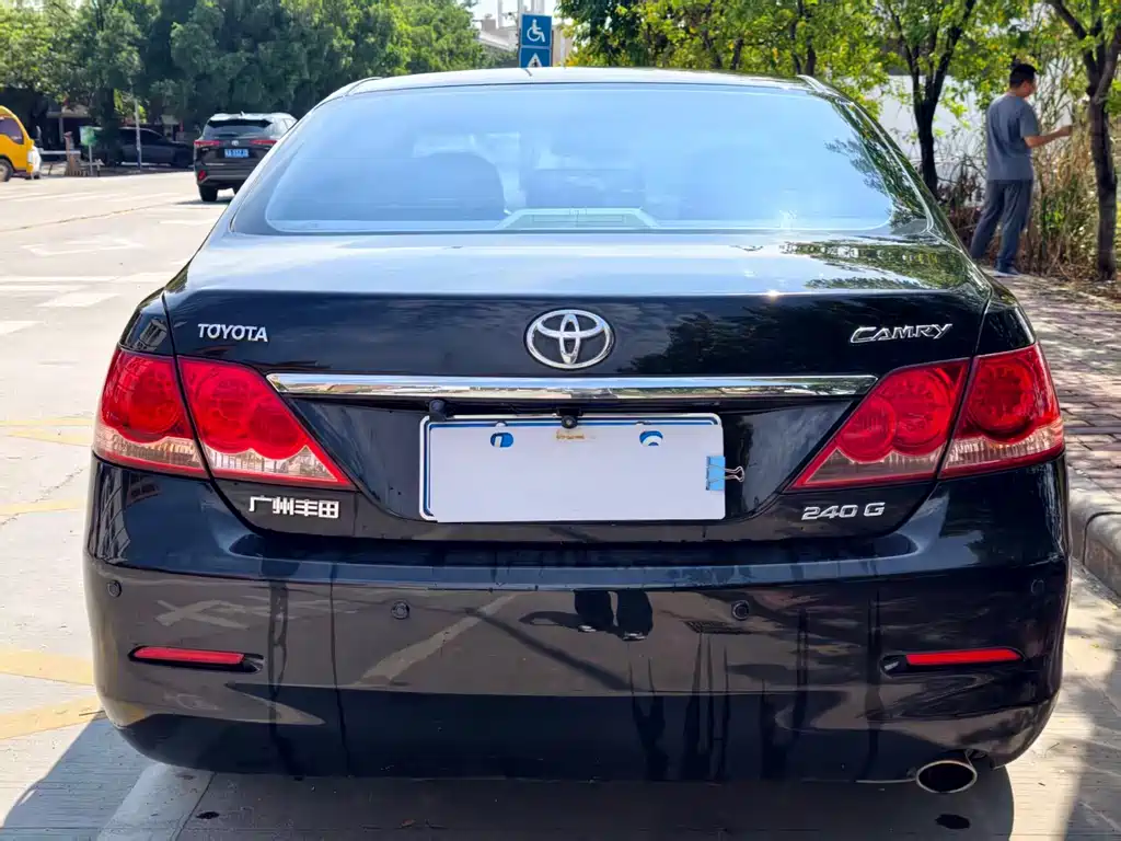 Toyota Camry — миниатюра 4