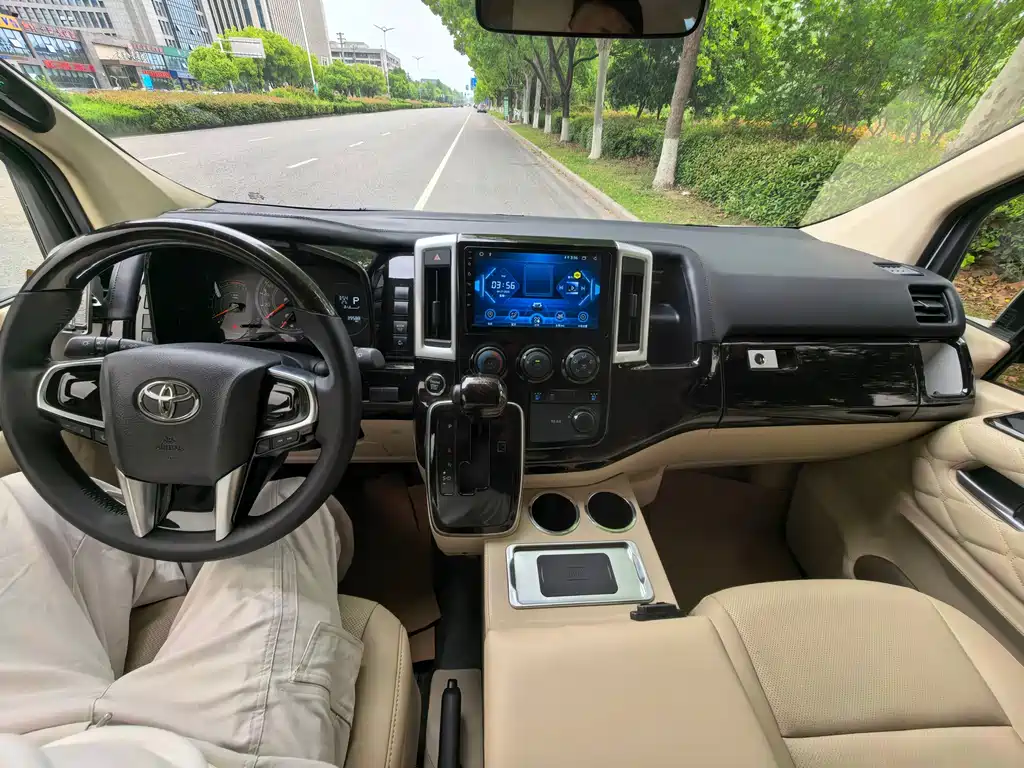 Toyota HiAce 2021 3.5L