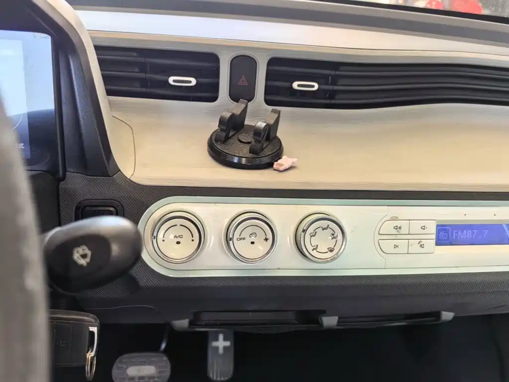 Wuling MINIEV — миниатюра 13