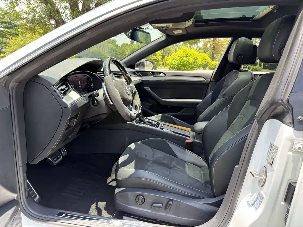 Volkswagen FAW - Passat CC CC 2019 330TSI V