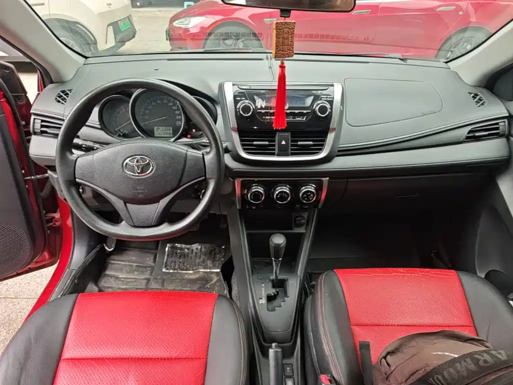 Toyota Yaris L — миниатюра 10