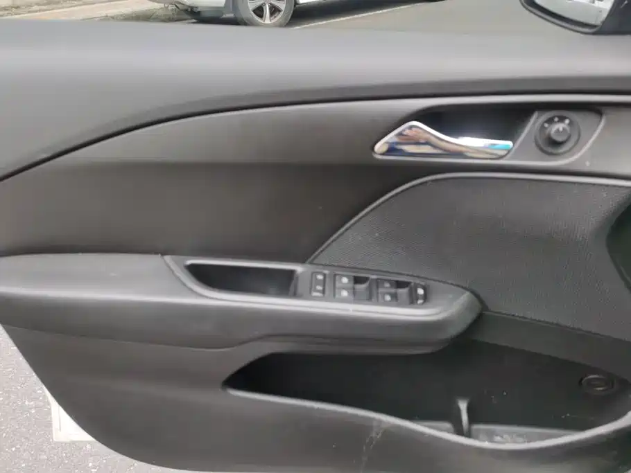 Chevrolet Cavalier — миниатюра 7