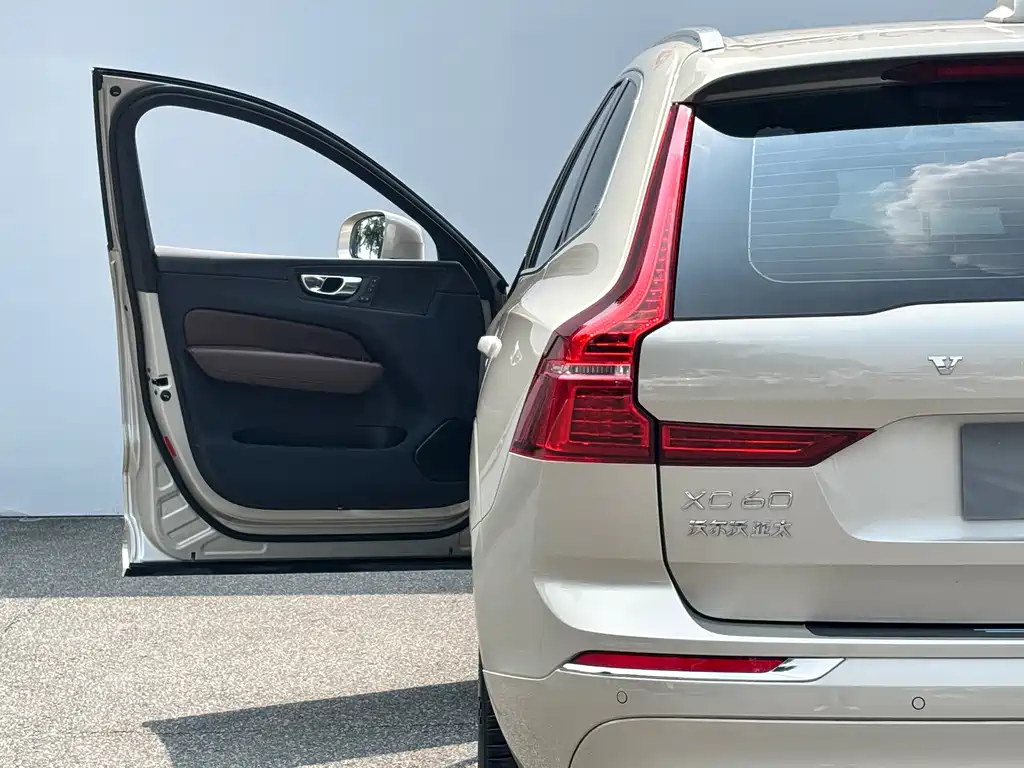 Volvo XC60 — миниатюра 7