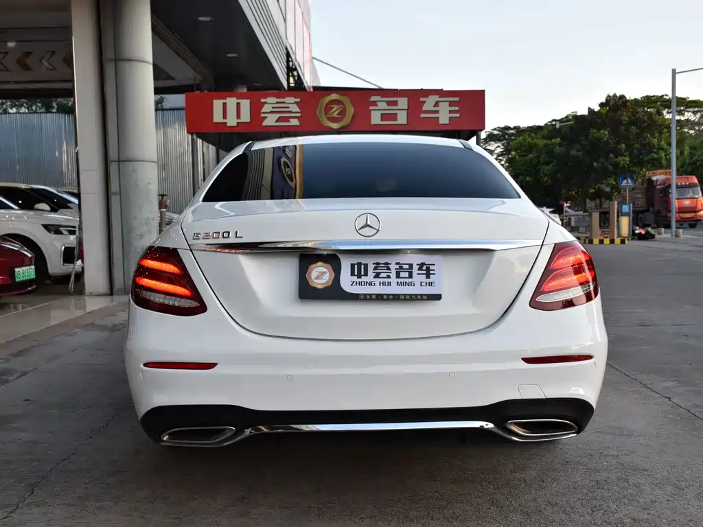 Mercedes-Benz E-Class — миниатюра 19