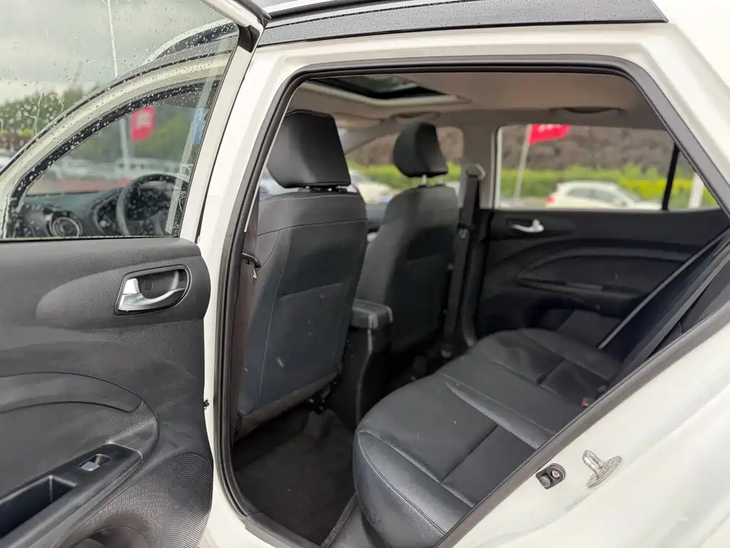 Kia KX1 2021 1.4L CVT