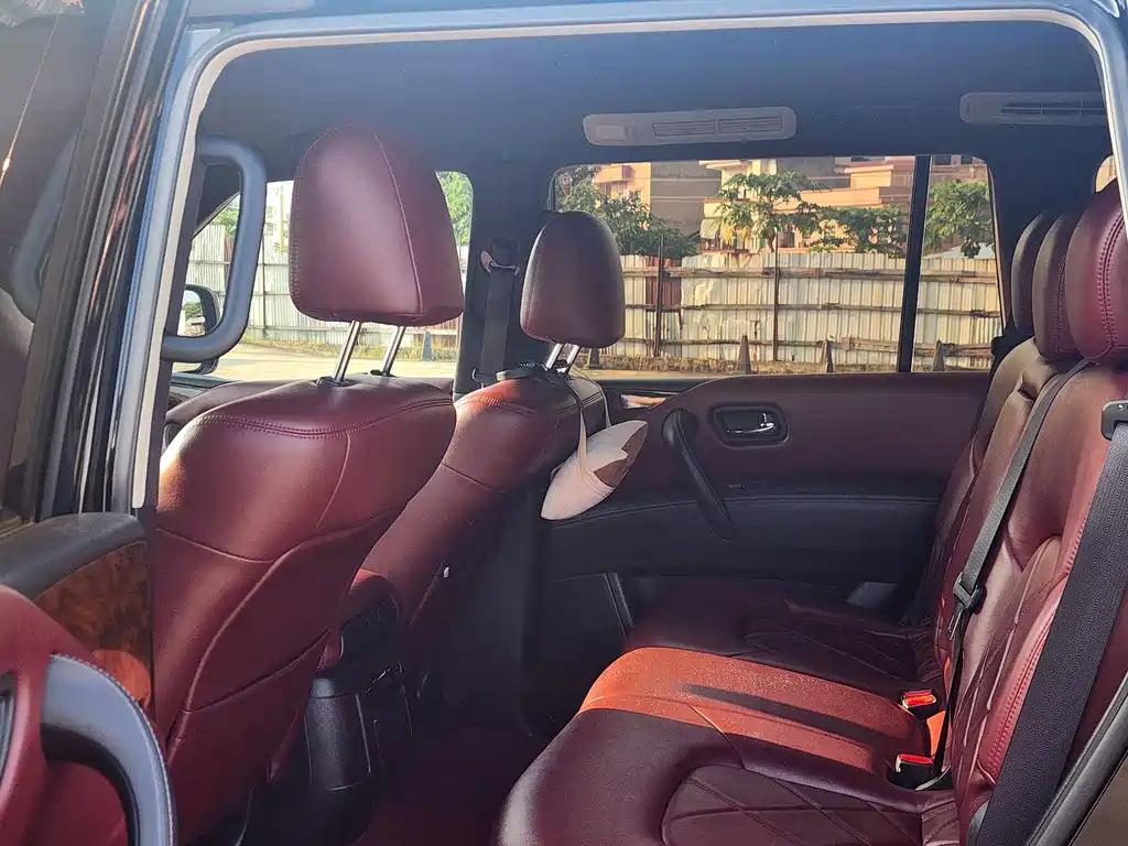 Nissan Patrol — миниатюра 8