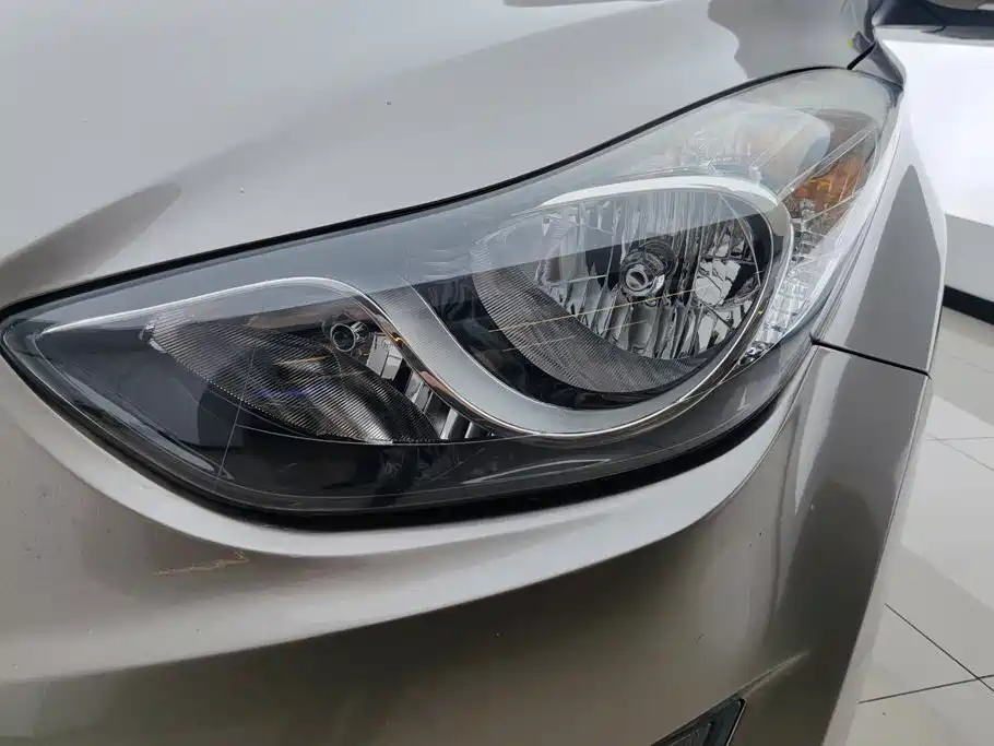 Hyundai Elantra Langdong — миниатюра 5