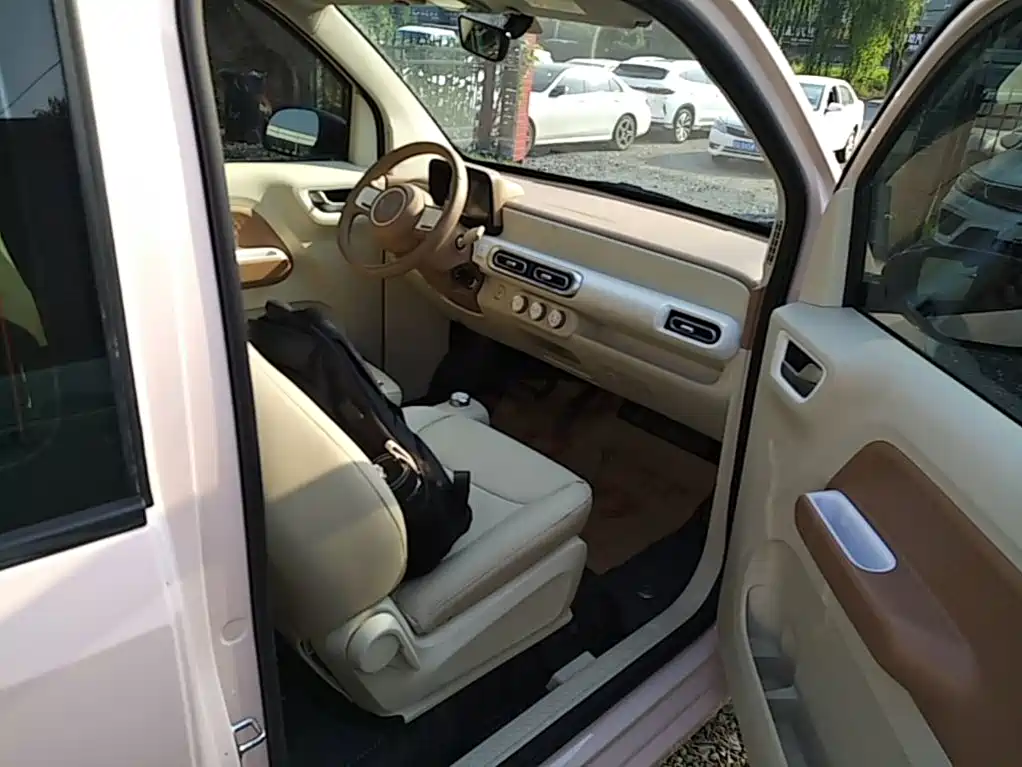 Wuling MINIEV — миниатюра 25