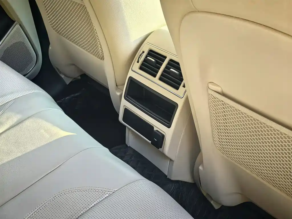 Jaguar F-PACE — миниатюра 17
