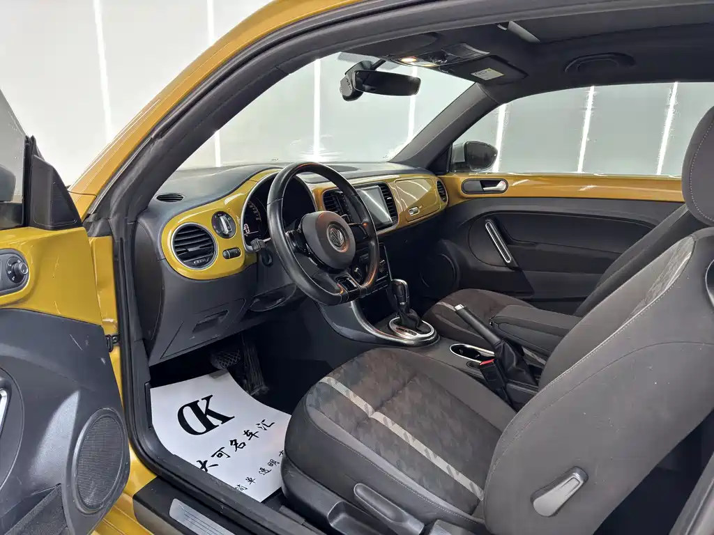 VOLKSWAGEN BEETLE